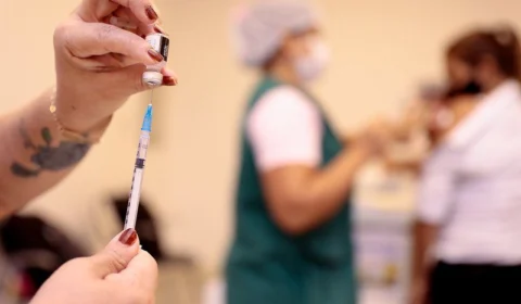 Mais de 80 pontos de vacinação contra Covid-19 estarão disponíveis nesta quinta e sexta-feira em Manaus