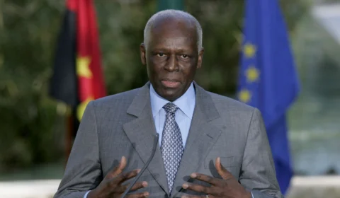 Ex-presidente angolano José Eduardo dos Santos morre aos 79 anos