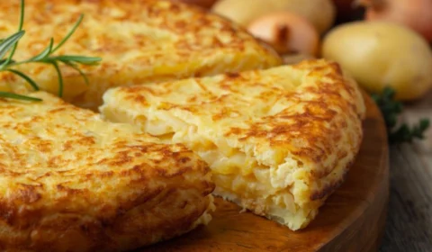 RECEITA FÁCIL: aprenda a fazer tortilha de batatas