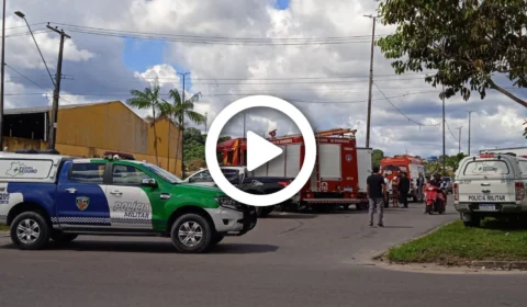VÍDEO: carro cai em igarapé após colidir com caminhão na Zona Norte de Manaus