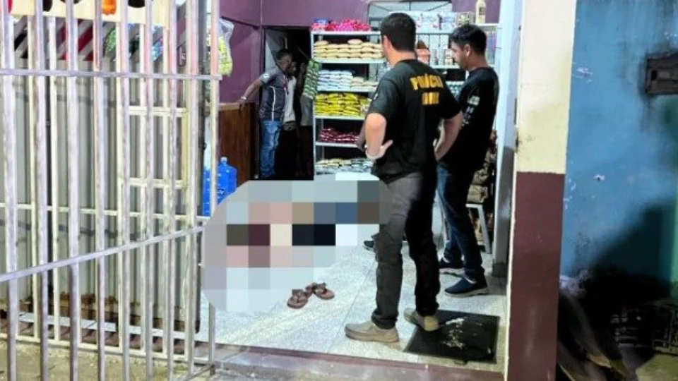 Homem é assassinado a tiros dentro de estabelecimento comercial em Manaus