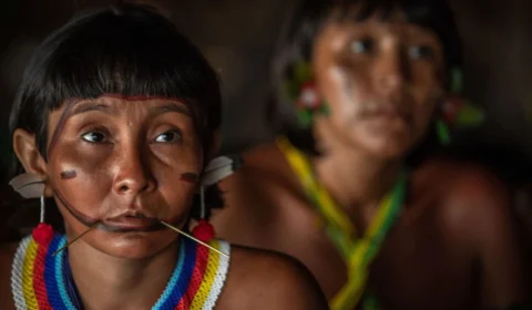 Por falta de medicamentos, ianomâmis denunciam que crianças estão expelindo vermes pela boca em RR