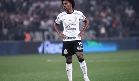 Willian desfalca Corinthians contra Flamengo pelas quartas de final da Libertadores nesta terça, 02, no SBT