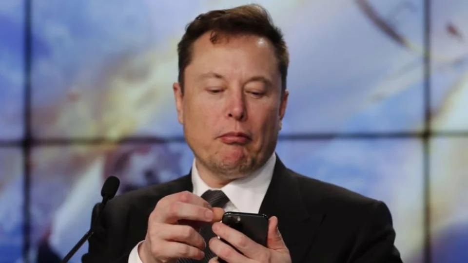 Elon Musk é processado pelo Twitter por supostamente violar acordo de compra