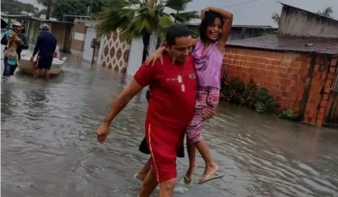 Tempestade causa deslizamentos e famílias desabrigadas em Parintins-AM