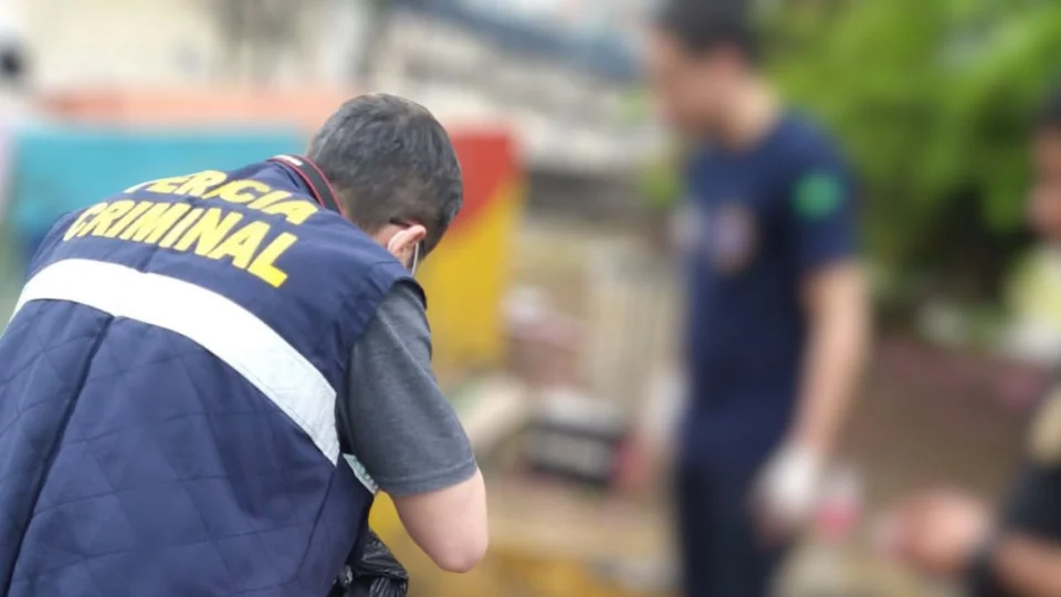 Dois corpos são encontrados no Centro de Manaus neste domingo; um deles esquartejado