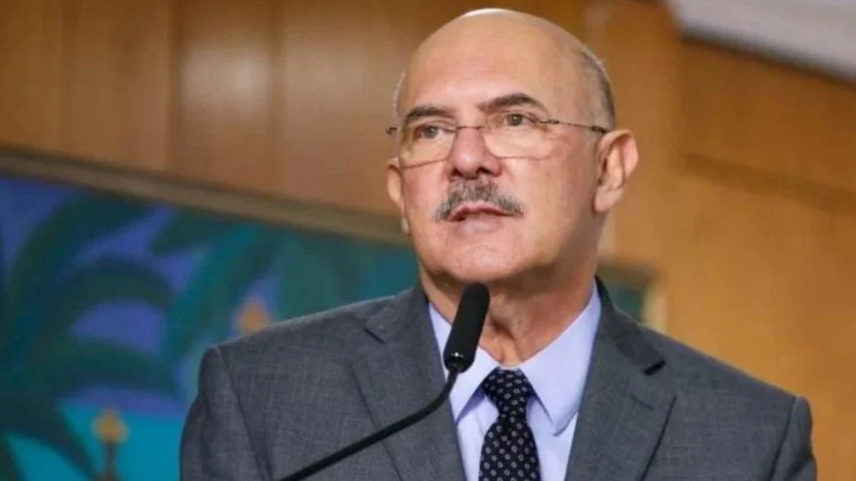 Após polêmicas, Milton Ribeiro anuncia exoneração do Ministério da Educação