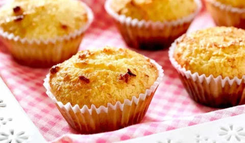 Receita Fácil: aprenda a fazer queijadinha