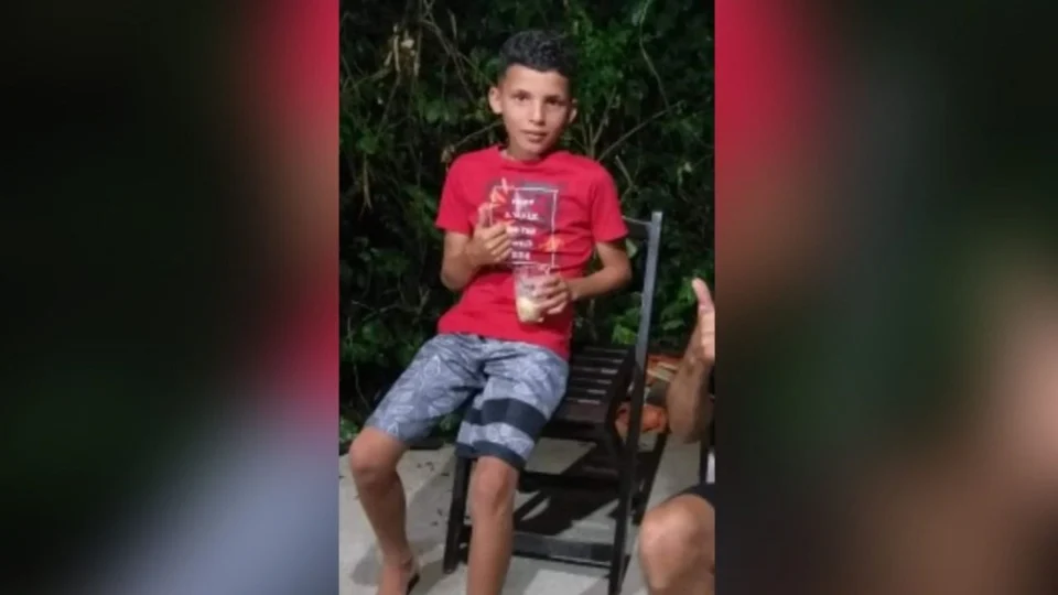 Menino que perdeu mãe e irmãos em deslizamento de terra, em Paraty, tem morte encefálica decretada