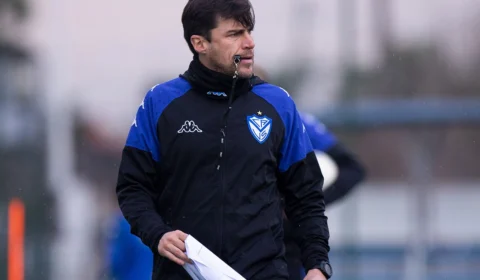 Adversário do Flamengo na semifinal da Libertadores, Vélez Sarsfield ‘sofre’ no Campeonato Argentino