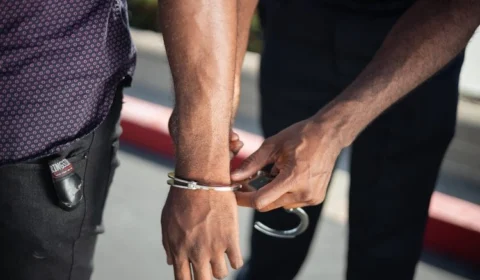 Preso trio suspeito de roubo a condomínio de luxo na Ponta Negra, em Manaus