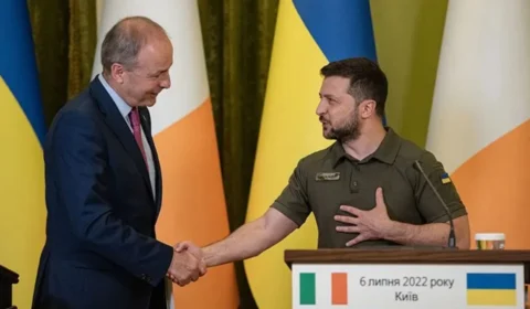 Irlanda reconhece invasão russa como genocídio; Zelensky agradece