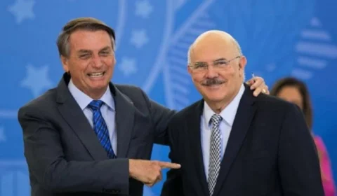 Parlamentares denunciam Bolsonaro e Ministro da Educação ao STF por suposto favorecimento a pastores