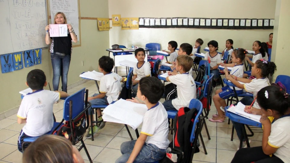 Escolas municipais de Manaus deverão realizar atividades voltadas para prevenção às drogas