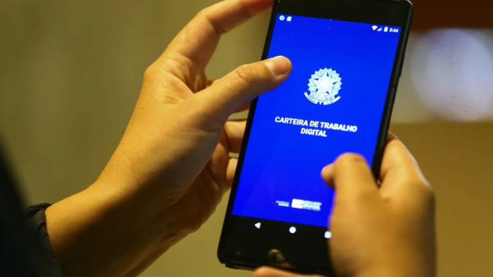 Sine Manaus orienta população sobre validação da CTPS Digital