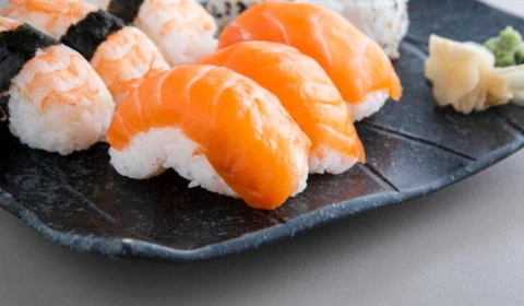 Casal é preso após fingir passar mal em restaurante japonês para não pagar conta, no Paraná