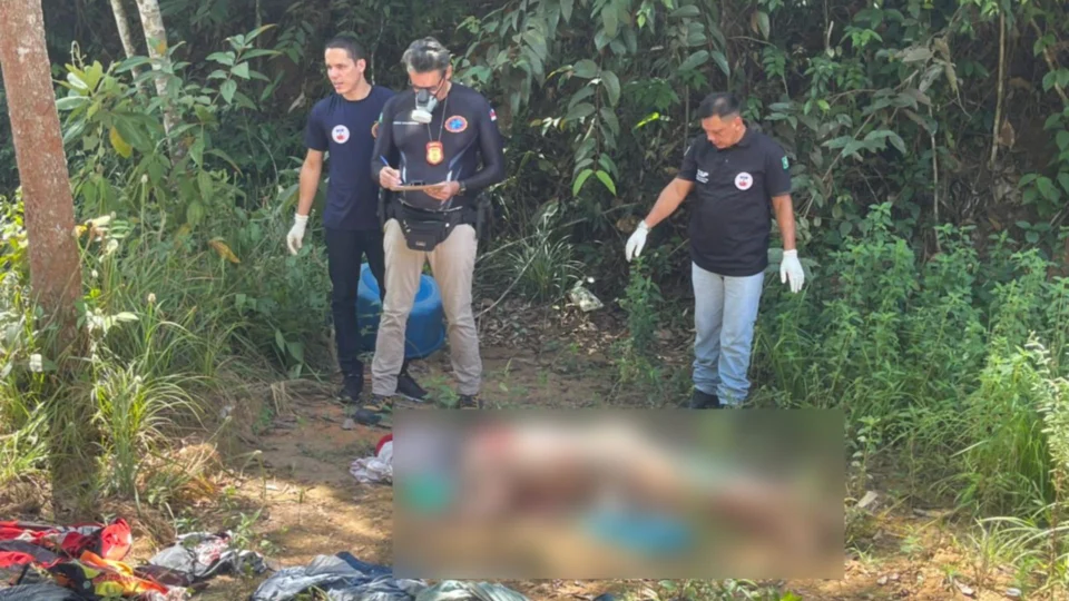 Com 34 perfurações, corpo é encontrado dentro de bacia na Ponta Negra, em Manaus