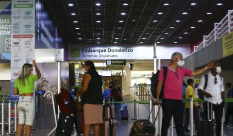Páscoa movimenta aeroportos e terminais rodoviários