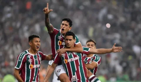 Em jogo eletrizante, Fluminense e Corinthians empatam em 2 a 2 pela semifinal da Copa do Brasil