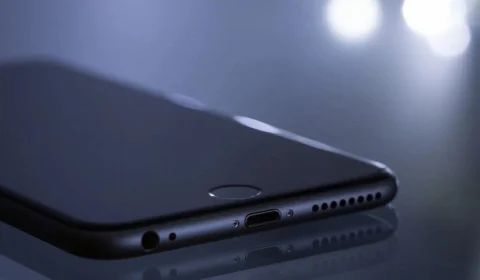 Apple será obrigada a usar USB-C no iPhone a partir de 2024 na UE