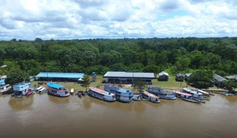 Coari, no AM, pretende gastar R$ 6,8 milhões com serviço de transporte escolar fluvial