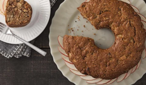 RECEITA FÁCIL: aprenda a fazer bolo integral de maçã sem lactose