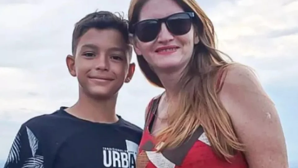 Mãe e filho estão entre as vítimas fatais do acidente entre ônibus e carreta no MT