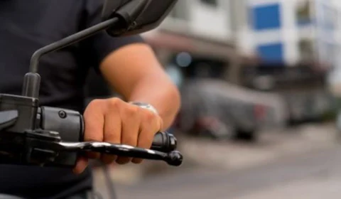 Homem é preso quando abastecia moto roubada em posto de combustível na Zona Norte de Manaus