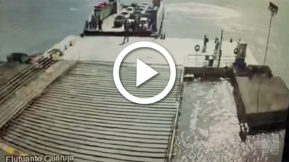 VÍDEO: flutuante afunda após ser engolido pelo mar em São Paulo