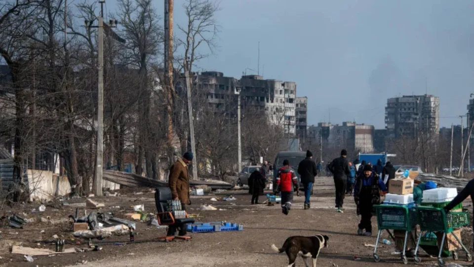 Rússia deixa Mariupol de fora de acerto sobre corredores humanitários na Ucrânia