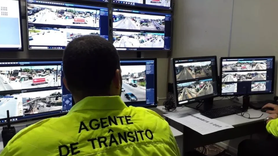 Contran regulamenta lei que permite que imagens de câmeras de trânsito sejam usadas para multar motoristas