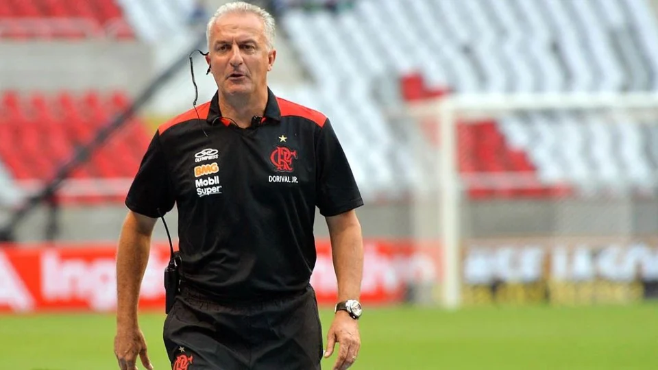 Flamengo agora é comandado oficialmente por Dorival Júnior