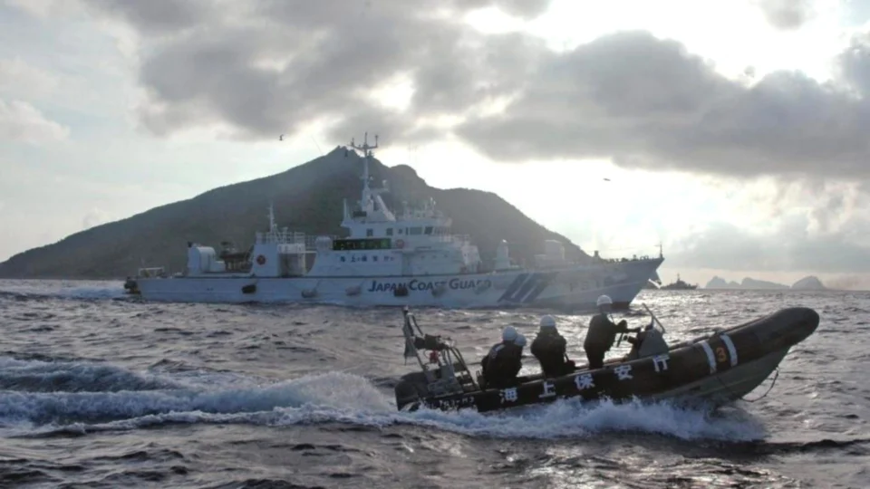 Após pedido de socorro, barco de turismo desaparece no Japão