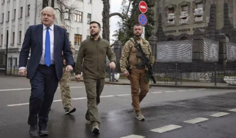 Boris Johnson se reúne com Zelensky, em visita surpresa a Kiev