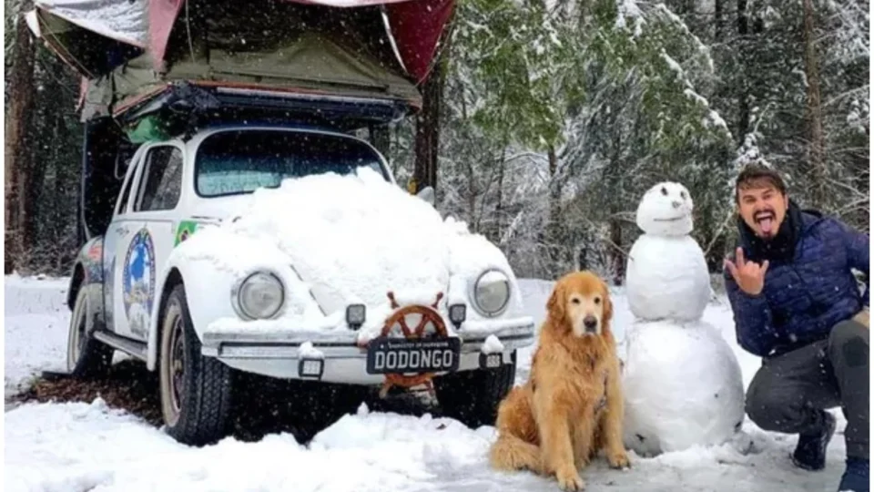 Conhecido por viajar o mundo com seu fusca, influenciador de SC e seu cachorro golden retriever morrem em acidente de carro nos EUA