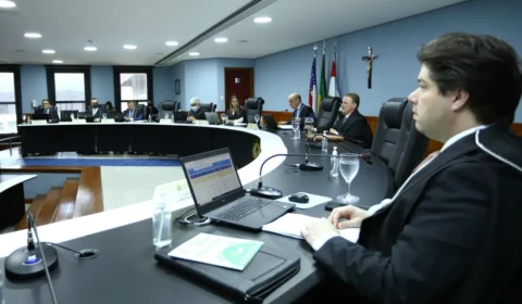 Por não seguir determinações sobre vacinação contra Covid, TCE-AM multa prefeito de Itacoatiara