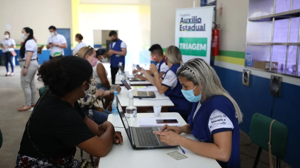 Entrega do Auxílio Estadual a novos beneficiários é prorrogada até 6 de maio no AM