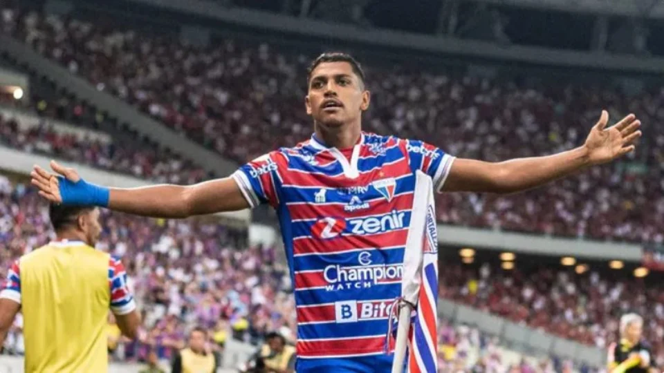 Time carioca não resiste ao ímpeto cearense e sofre revés na Arena Castelão