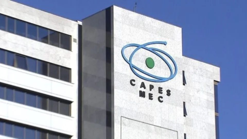 Inscrições para bolsas de estudo da Capes terminam na próxima quarta-feira (27/07)