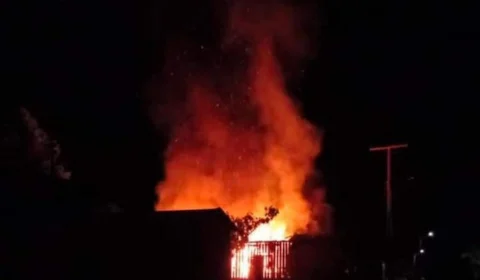 Idoso de 78 anos morre após casa de madeira pegar fogo em Urucará, interior do AM