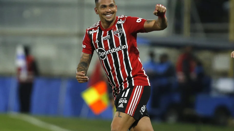 São Paulo goleia Católica por 4 a 1 e garante vaga nas quartas da Sul-Americana