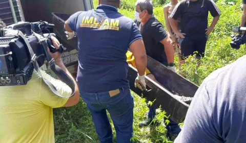 Homem é assassinado a facadas e corpo é jogado em Igarapé na Zona Centro-Sul de Manaus