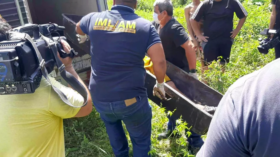 Homem é assassinado a facadas e corpo é jogado em Igarapé na Zona Centro-Sul de Manaus