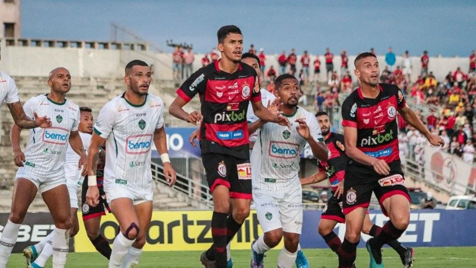 Mesmo não jogando bem, Manaus vence de virada Campinense por 2 a 1 pela Série C do Brasileiro