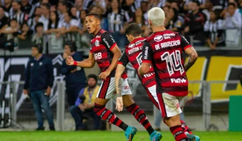 Flamengo bate São Paulo por 2 a 0 com gols de Lázaro e Gabigol pelo Brasileirão