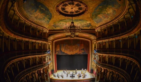 Teatro Amazonas divulga programação com peças teatrais, rock e música erudita