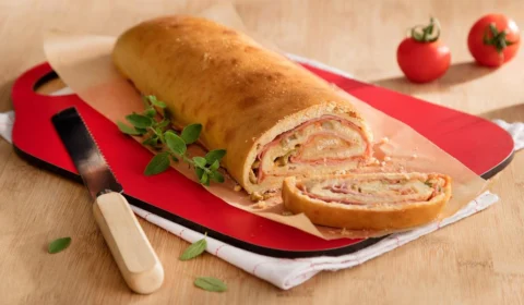 Receita Fácil: aprenda a fazer rocambole surpresa