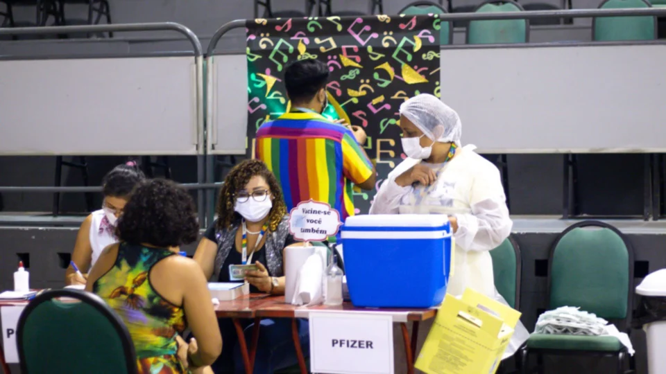 Confira pontos de vacinação contra Covid-19 nesta sexta-feira, em Manaus