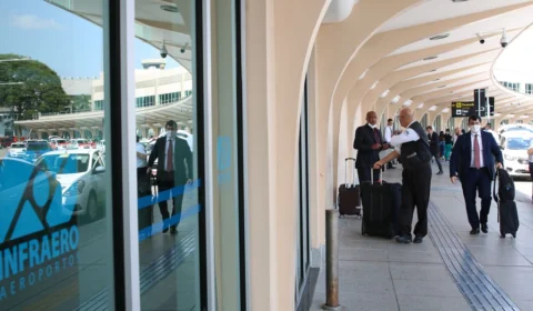 Em SP, aeroporto de Congonhas ainda enfrenta atrasos em pista interditada