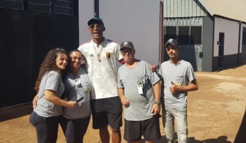 Alison dos Santos inaugura projeto social para revelar novos talentos no interior de SP